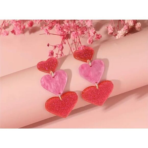 NWT 3 Tier Glitter Sparkle Fuchsia Pink Heart Shaped Dangle Earrings - Picture 1 of 6